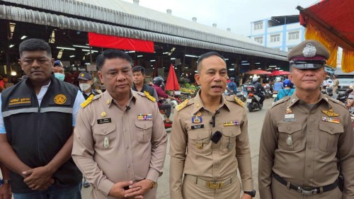 ทน.แม่สอด บูรณาการร่วมกับ ฝ่ายปกครองอำเภอแม่สอด ตรวจคนเข้าเมืองตาก สถานีตำรวจภูธรแม่สอด สำนักงานจัดหางานแม่สอด ลงพื้นที่จัดระเบียบตลาดสดพาเจริญ