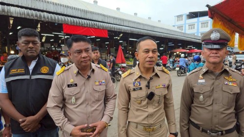 ทน.แม่สอด บูรณาการร่วมกับ ฝ่ายปกครองอำเภอแม่สอด ตรวจคนเข้าเมืองตาก สถานีตำรวจภูธรแม่สอด สำนักงานจัดหางานแม่สอด ลงพื้นที่จัดระเบียบตลาดสดพาเจริญ