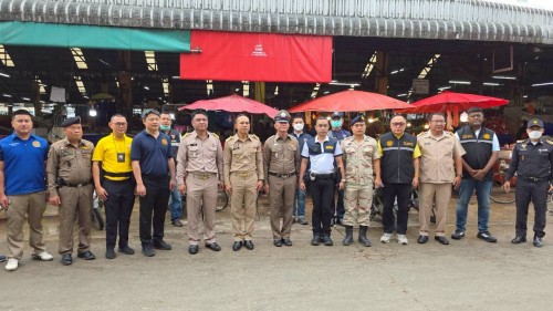 ทน.แม่สอด บูรณาการร่วมกับ ฝ่ายปกครองอำเภอแม่สอด ตรวจคนเข้าเมืองตาก สถานีตำรวจภูธรแม่สอด สำนักงานจัดหางานแม่สอด ลงพื้นที่จัดระเบียบตลาดสดพาเจริญ
