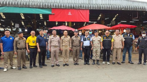 ทน.แม่สอด บูรณาการร่วมกับ ฝ่ายปกครองอำเภอแม่สอด ตรวจคนเข้าเมืองตาก สถานีตำรวจภูธรแม่สอด สำนักงานจัดหางานแม่สอด ลงพื้นที่จัดระเบียบตลาดสดพาเจริญ