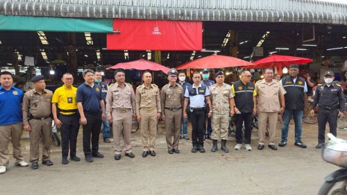ทน.แม่สอด บูรณาการร่วมกับ ฝ่ายปกครองอำเภอแม่สอด ตรวจคนเข้าเมืองตาก สถานีตำรวจภูธรแม่สอด สำนักงานจัดหางานแม่สอด ลงพื้นที่จัดระเบียบตลาดสดพาเจริญ