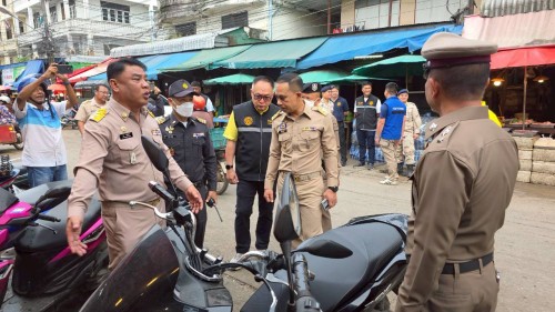 ทน.แม่สอด บูรณาการร่วมกับ ฝ่ายปกครองอำเภอแม่สอด ตรวจคนเข้าเมืองตาก สถานีตำรวจภูธรแม่สอด สำนักงานจัดหางานแม่สอด ลงพื้นที่จัดระเบียบตลาดสดพาเจริญ