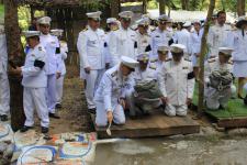 เทศบาลนครแม่สอด เข้าร่วมพิธีถวายดอกไม้จันทน์ ในพระราชพิธีถวายพระเพลิงพระบรมศพ พระบาทสมเด็จพระปรมินทรมหาภูมิพลอดุลยเดช บรมนาถบพิตร