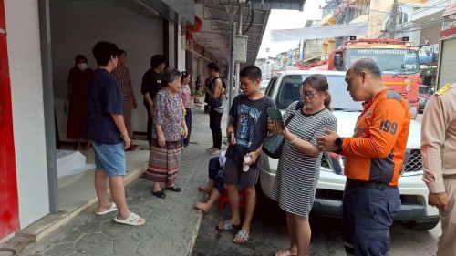 เทศบาลนครแม่สอด ลงพื้นที่ระงับเหตุเพลิงไหม้ บริเวณตลาดพลอย ในเขตพื้นที่เทศบาลนครแม่สอด