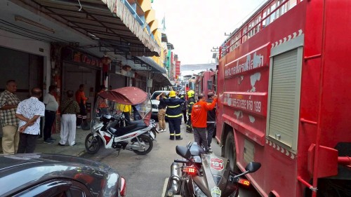 เทศบาลนครแม่สอด ลงพื้นที่ระงับเหตุเพลิงไหม้ บริเวณตลาดพลอย ในเขตพื้นที่เทศบาลนครแม่สอด