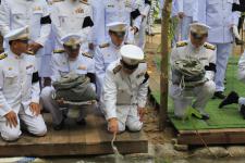 เทศบาลนครแม่สอด เข้าร่วมพิธีถวายดอกไม้จันทน์ ในพระราชพิธีถวายพระเพลิงพระบรมศพ พระบาทสมเด็จพระปรมินทรมหาภูมิพลอดุลยเดช บรมนาถบพิตร