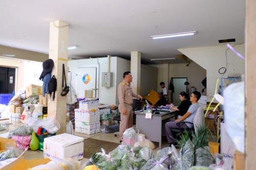 ทน.แม่สอด ร่วมกับ สถานีตำรวจภูธรแม่สอด ลงพื้นที่ตรวจความเรียบร้อยตลาดสดพาเจริญ