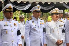 เทศบาลนครแม่สอด เข้าร่วมพิธีถวายดอกไม้จันทน์ ในพระราชพิธีถวายพระเพลิงพระบรมศพ พระบาทสมเด็จพระปรมินทรมหาภูมิพลอดุลยเดช บรมนาถบพิตร