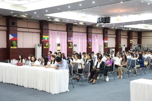 ทน.แม่สอด จัดโครงการฝึกอบรมส่งเสริมคุณธรรมจริยธรรมบุคลากรในสังกัดเทศบาลนครแม่สอด