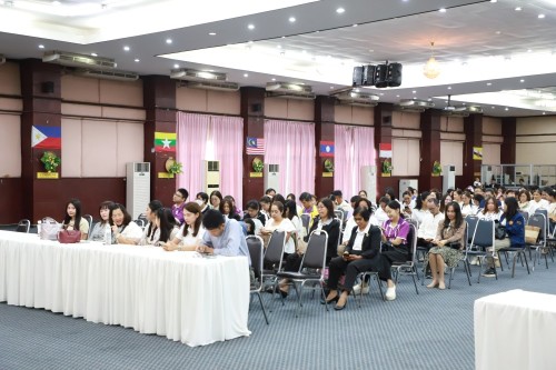ทน.แม่สอด จัดโครงการฝึกอบรมส่งเสริมคุณธรรมจริยธรรมบุคลากรในสังกัดเทศบาลนครแม่สอด