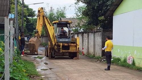 ทน.แม่สอด ร่วมกับ เรือนจำอำเภอแม่สอด ลงพื้นที่ขุดลอกท่อระบายน้ำ ในเขตพื้นที่เทศบาลนครแม่สอด