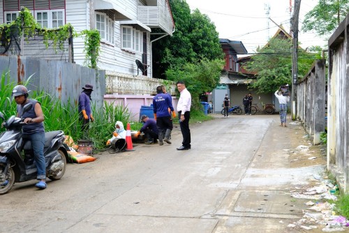 ทน.แม่สอด ร่วมกับ เรือนจำอำเภอแม่สอด ลงพื้นที่ขุดลอกท่อระบายน้ำ ในเขตพื้นที่เทศบาลนครแม่สอด