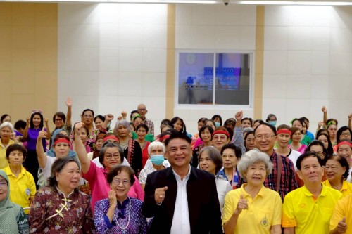เทศบาลนครแม่สอด เข้าร่วมโครงการมหกรรมสร้างสุขภาพดีวิถีไทย ส่งเสริมสุขภาพทางกายในผู้สูงอายุและประชาชน ปีงบประมาณ 2568