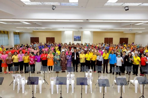 เทศบาลนครแม่สอด เข้าร่วมโครงการมหกรรมสร้างสุขภาพดีวิถีไทย ส่งเสริมสุขภาพทางกายในผู้สูงอายุและประชาชน ปีงบประมาณ 2568