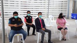 ทน.แม่สอดมอบเงินช่วยเหลือผู้ประสบสภาวะยากลำบากจากสถานการณ์โควิด-19 