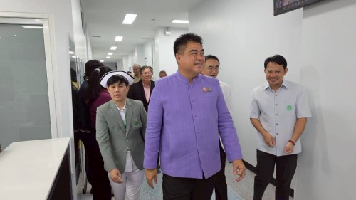 เทศบาลนครแม่สอด ร่วมพิธีเปิดหออภิบาลผู้ป่วยวิกฤตศัลยกรรมและศัลยกรรมประสาท โรงพยาบาลแม่สอด