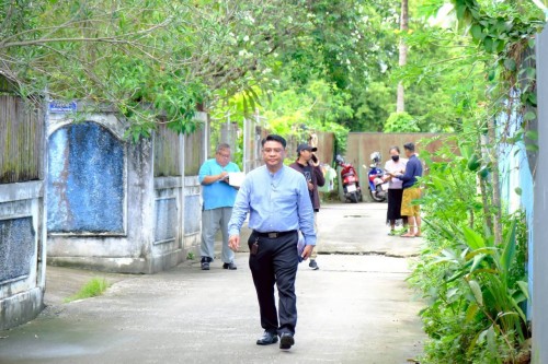 ทน.แม่สอด ลงพื้นที่สำรวจถนนเพื่อเตรียมความพร้อมในการออกแบบประมาณการราคา เพื่อรองรับโครงการในการแก้ไขปัญหาน้ำท่วมในเขตเทศบาลนครแม่สอด