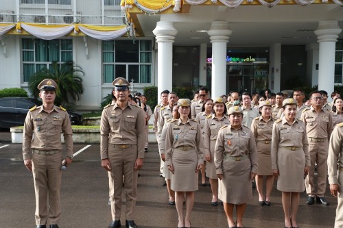 เทศบาลนครแม่สอด จัดกิจกรรมเคารพธงชาติ เนื่องในวันพระราชทานธงชาติไทย