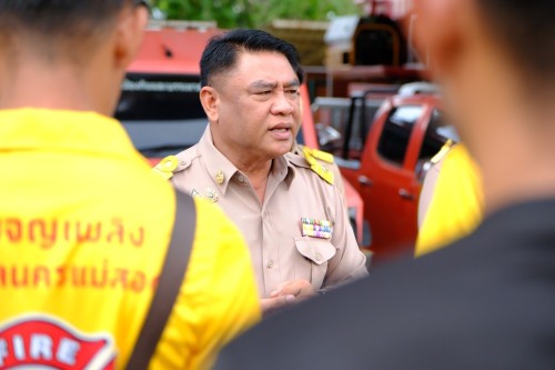 เทศบาลนครแม่สอด มอบนโยบายและตรวจแถวเจ้าหน้าที่ฝ่ายป้องกันและบรรเทาสาธารณภัย