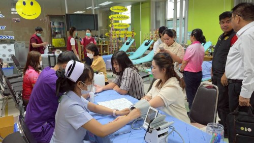 เทศบาลนครแม่สอด ร่วมกับโรงพยาบาลแม่สอด จัดกิจกรรมบริจาคโลหิตเพื่อถวายเป็นพระราชกุศลแด่พระบาทสมเด็จพระบรมชนกาธิเบศร มหาภูมิพลอดุลยเดชมหาราช บรมนาถบพิตร 