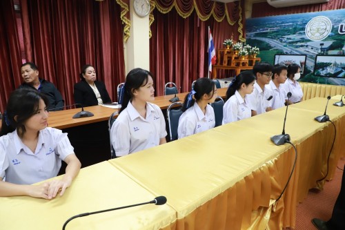 เทศบาลนครแม่สอด มอบเกียรติบัตรให้แก่นักเรียนโรงเรียนสรรพวิทยาคม ผู้ผ่านการฝึกประสบการณ์ ในคลินิกชุมอบอุ่น