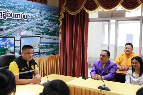 เทศบาลนครแม่สอด มอบเกียรติบัตรให้แก่นักเรียนโรงเรียนสรรพวิทยาคม ผู้ผ่านการฝึกประสบการณ์ ในคลินิกชุมอบอุ่น