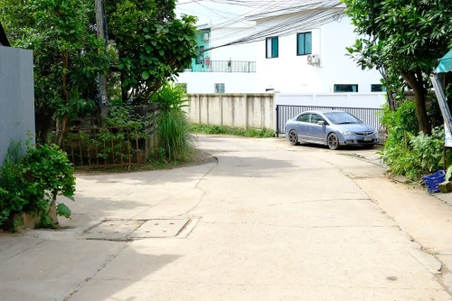 เทศบาลนครแม่สอด ร่วมกับกรมโยธาธิการและผังเมือง ลงพื้นที่การก่อสร้างถนนและท่อระบายน้ำ ตามโครงการก่อสร้างของกรมโยธาธิการและผังเมือง