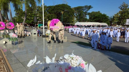 เทศบาลนครแม่สอด ร่วมพิธีวางพวงมาลาถวายราชสักการะพระบาทสมเด็จพระจุลจอมเกล้าเจ้าอยู่หัว รัชกาลที่ 5 เนื่องในวันคล้ายวันสวรรคต “วันปิยมหาราช”	