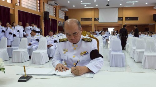 เทศบาลนครแม่สอด ร่วมพิธีถวายน้ำสรงพระบรมศพเบื้องหน้าพระฉายาลักษณ์สมเด็จพระนางเจ้าสิริกิติ์ พระบรมราชินีนาถ พระบรมราชชนนีพันปีหลวง