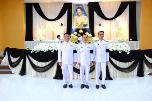 เทศบาลนครแม่สอด ร่วมพิธีถวายน้ำสรงพระบรมศพเบื้องหน้าพระฉายาลักษณ์สมเด็จพระนางเจ้าสิริกิติ์ พระบรมราชินีนาถ พระบรมราชชนนีพันปีหลวง