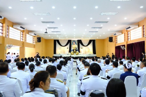 เทศบาลนครแม่สอด ร่วมพิธีถวายน้ำสรงพระบรมศพเบื้องหน้าพระฉายาลักษณ์สมเด็จพระนางเจ้าสิริกิติ์ พระบรมราชินีนาถ พระบรมราชชนนีพันปีหลวง