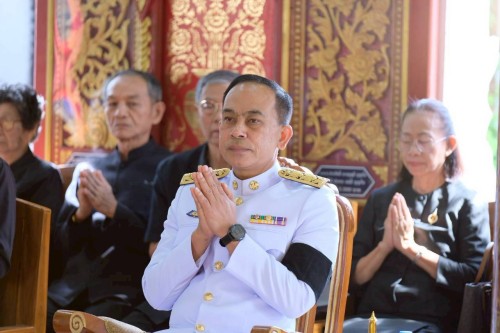 ทน.แม่สอด ร่วมพิธีบำเพ็ญกุศลและแสดงความอาลัยในวาระครบ 7 วัน (สัตตมวาร) แห่งการสวรรคเพื่อถวายเป็นพระราชกุศลแด่สมเด็จพระนางเจ้าสิริกิติ์ พระบรมราชินีนาถพระบรมราชชนนีพันปีหลวง