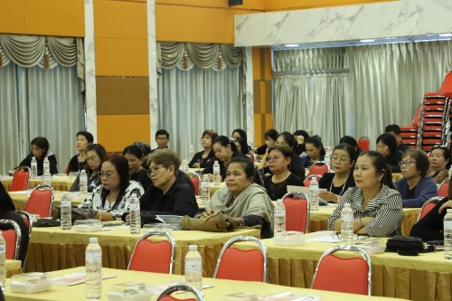 ทน.แม่สอด จัดโครงการฝึกอบรม ส่งเสริมเทิดทูนสถาบันชาติ ศาสนา พระมหากษัตริย์ นำประชาชนเข้าเฝ้าฯ กราบบังคมพระบรมศพ สมเด็จพระนางเจ้าสิริกิติ์ พระบรมราชินีนาถ พระบรมราชชนนีพันปีหลวงและศึกษาดูงานพระราชกรณีกิจ