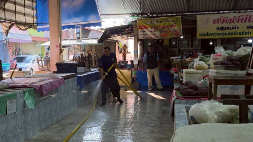 เทศบาลนครแม่สอด ลงพื้นที่ทำความสะอาดตลาดสดบ้านเหนือ เพื่อความสะอาดปลอดภัยถูกสุขอนามัย