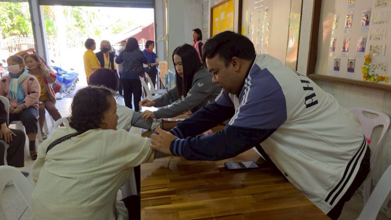 LINE_ALBUM_1212026_260112_22