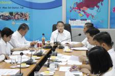 ประชุมคณะผู้บริหาร สมาชิกสภาเทศบาล หัวหน้าส่วนราชการ เทศบาลนครแม่สอดครั้งที่ 18/2559