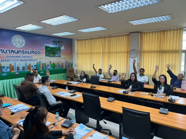 LINE_ALBUM_ประชุมคณะกรรมการพัฒนาเทศบาล 271069_261027_5