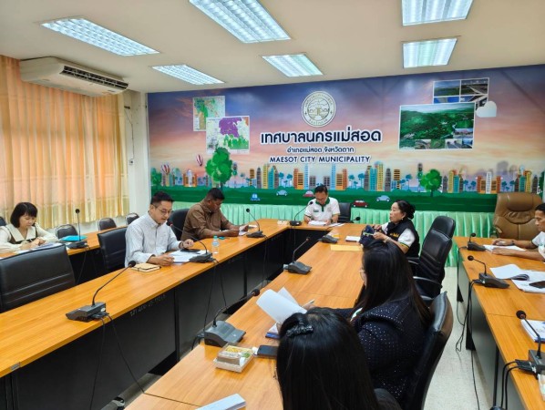 LINE_ALBUM_ประชุมคณะกรรมการพัฒนาเทศบาล 271069_261027_22